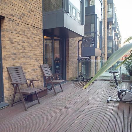 Spacious 1 Bed Apartment With Workspace, Coffee & Free Secure Parking Birmingham Bagian luar foto