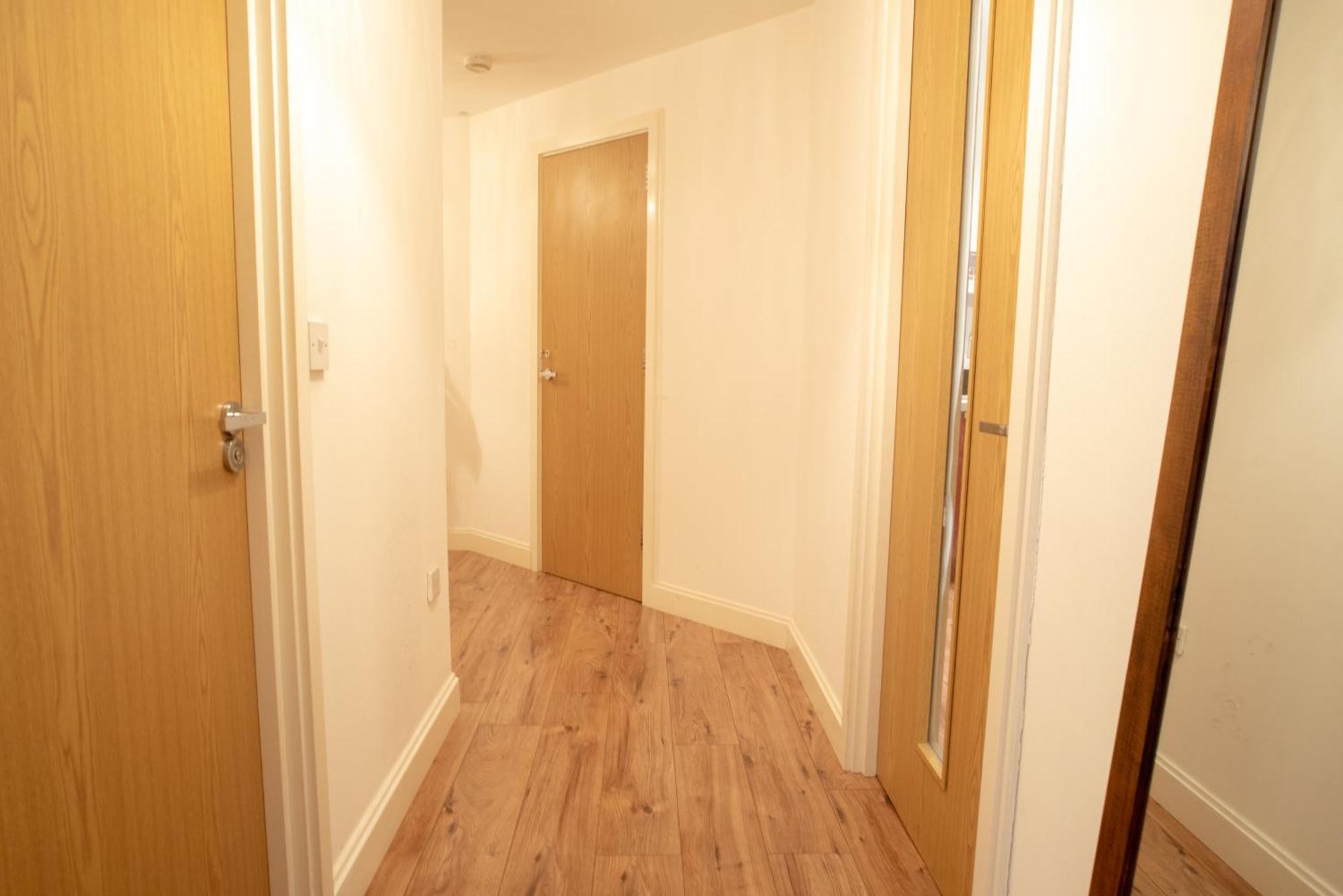 Spacious 1 Bed Apartment With Workspace, Coffee & Free Secure Parking Birmingham Bagian luar foto
