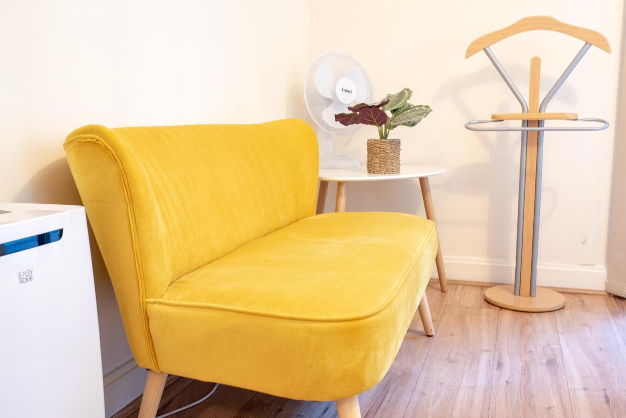 Spacious 1 Bed Apartment With Workspace, Coffee & Free Secure Parking Birmingham Bagian luar foto