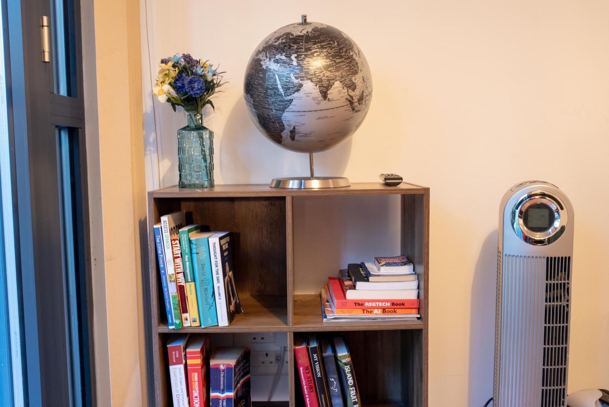 Spacious 1 Bed Apartment With Workspace, Coffee & Free Secure Parking Birmingham Bagian luar foto