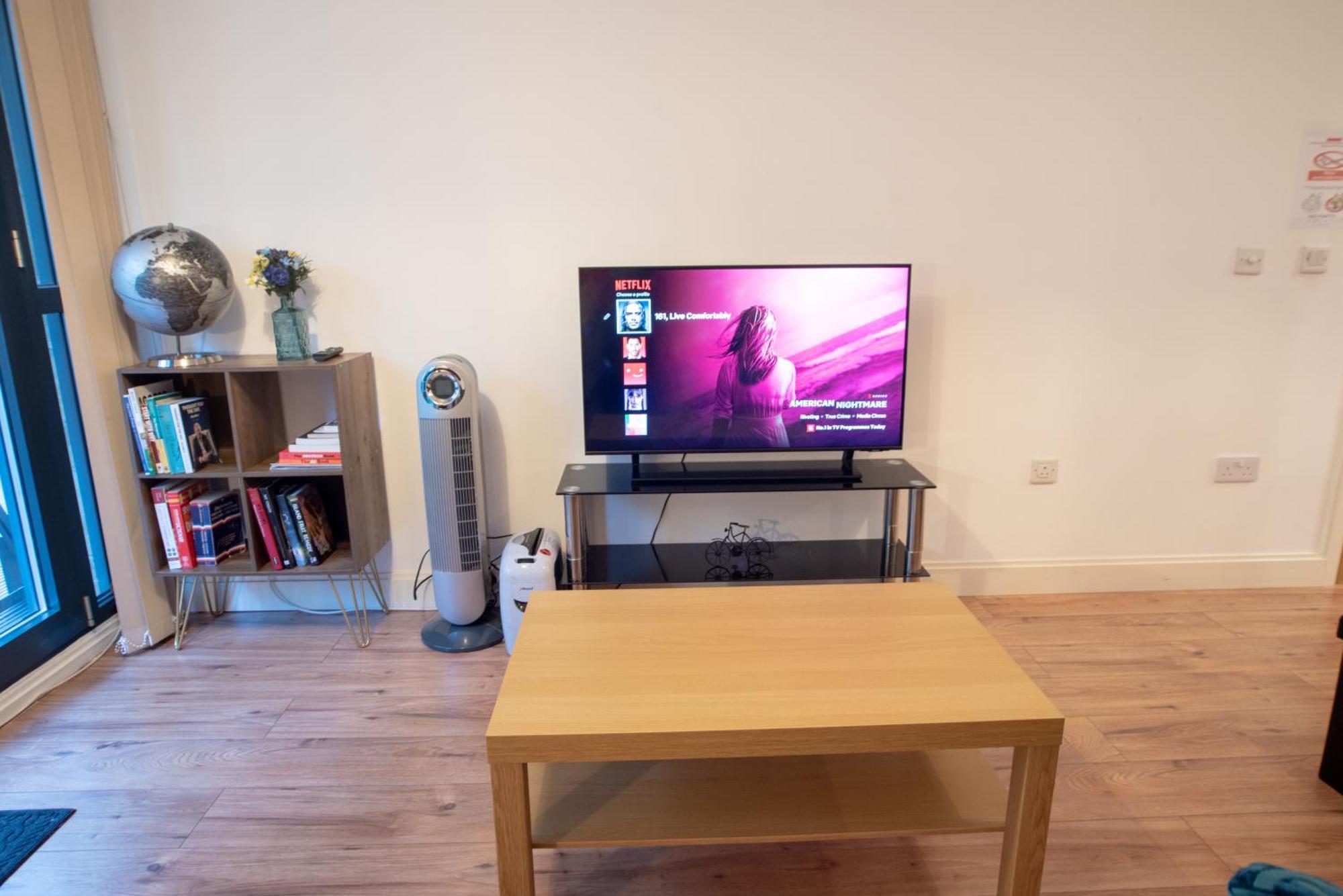 Spacious 1 Bed Apartment With Workspace, Coffee & Free Secure Parking Birmingham Bagian luar foto